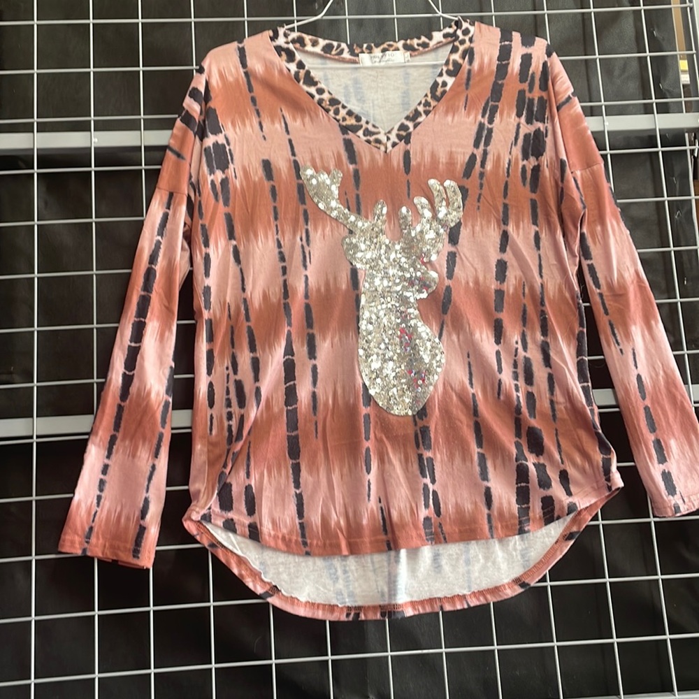 - HBEYYTO Sequin animal print long Sleeve Top! Size Large